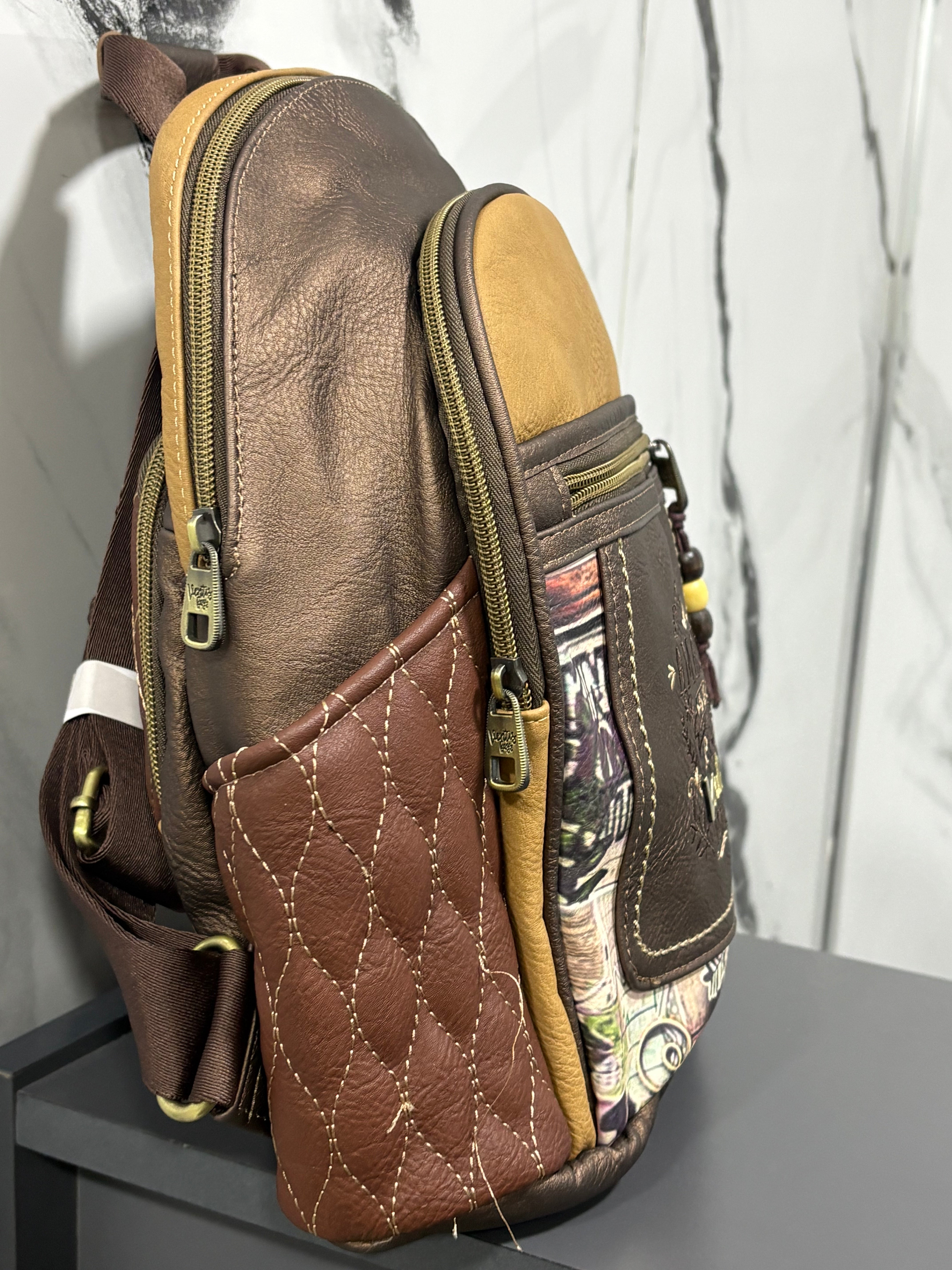 ventis model retro tarz çok bölmeli nakışlı sırt çantası