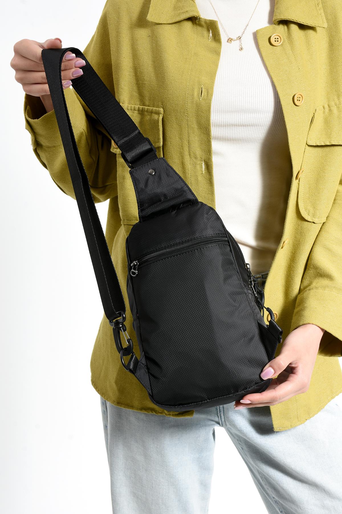 Üç Bölmeli Unisex Bodybag Siyah detay 2