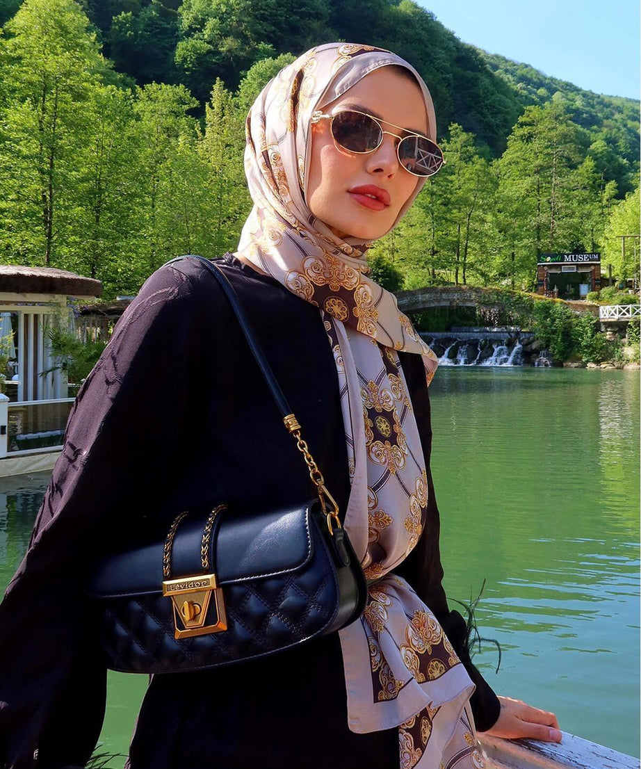 Siyah Oval Kapitone Desen Omuz Çantası - Siyah