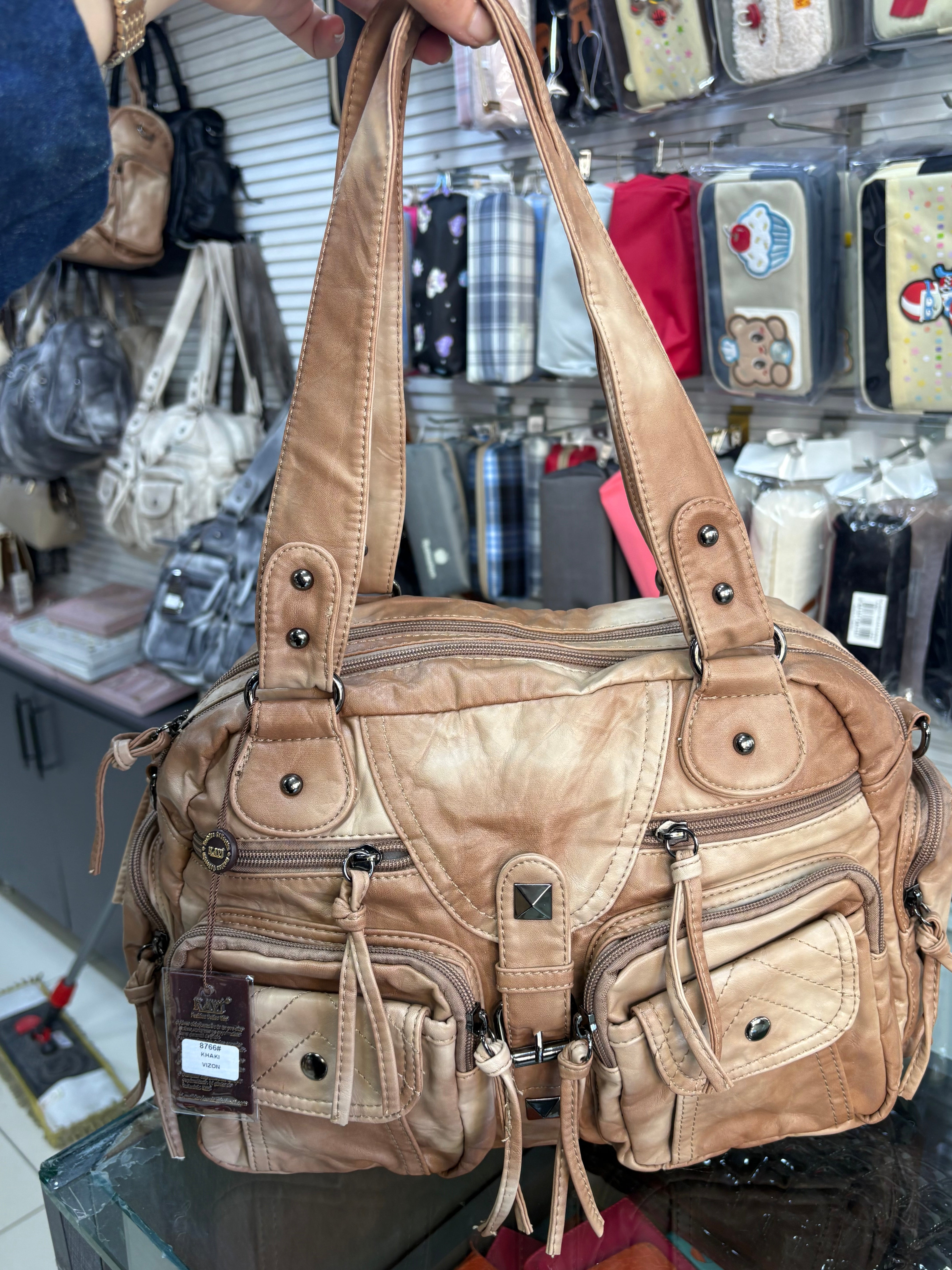 Hafif Çok Gözlü Yumuşak  Yıkama deri çapraz askılı retro kilit detaylı  kavi-8766