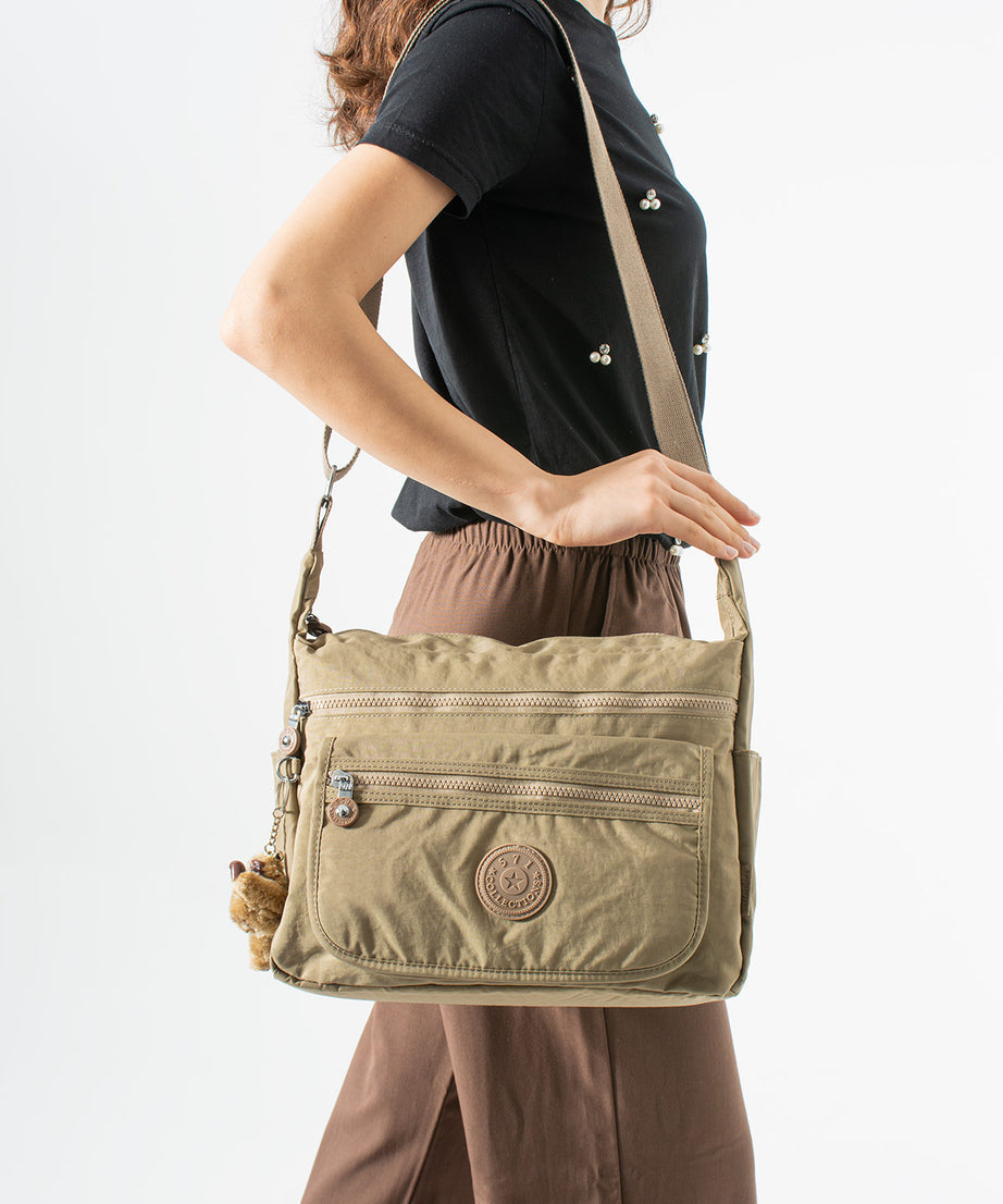 Ultra Hafif Su Geçirmez Çok Cepli Omuz Çantası (Model: 571-6B)