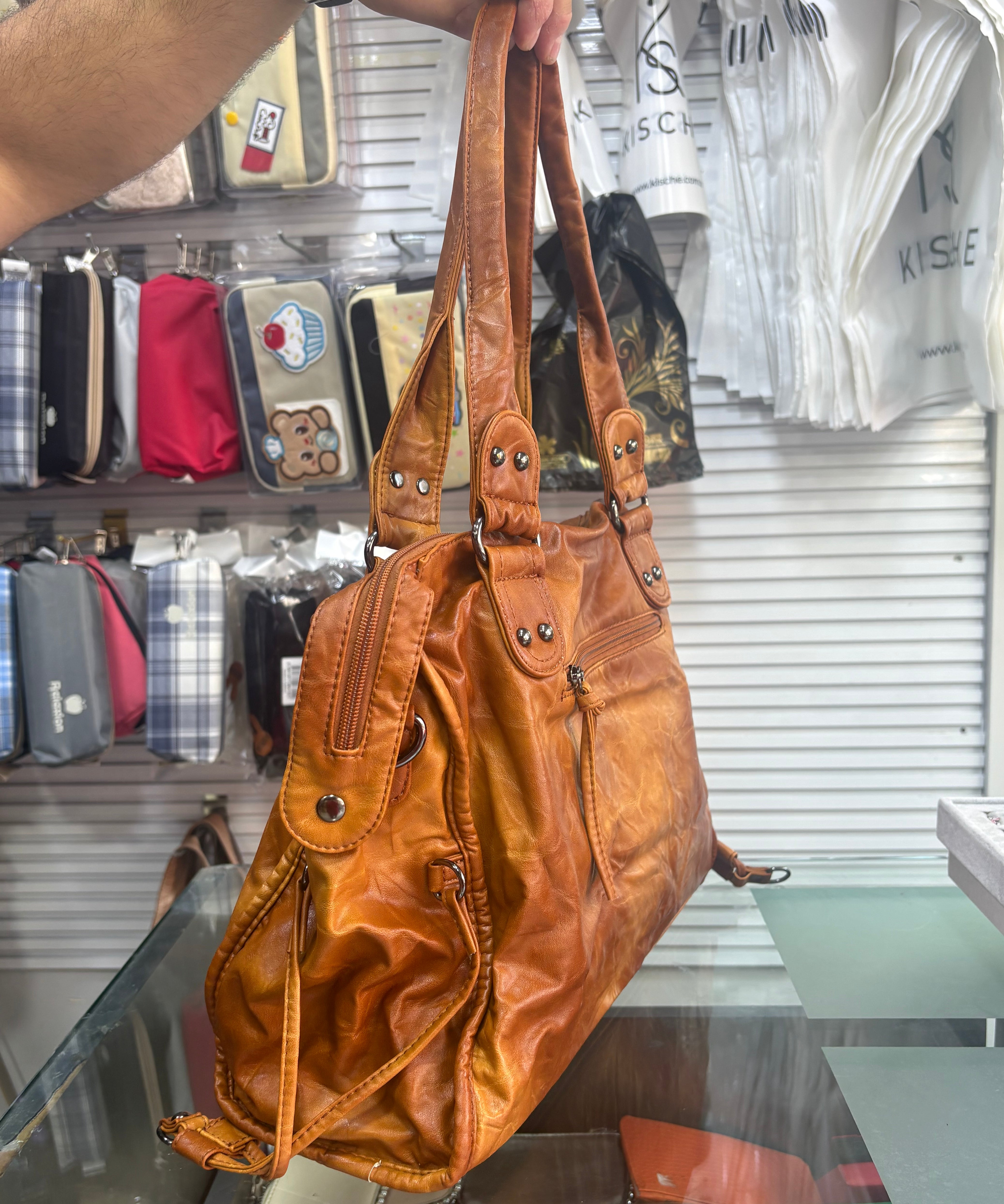 Hafif Çok Gözlü Yumuşak  Yıkama deri çapraz askılı retro kilit detaylı  kavi-8763