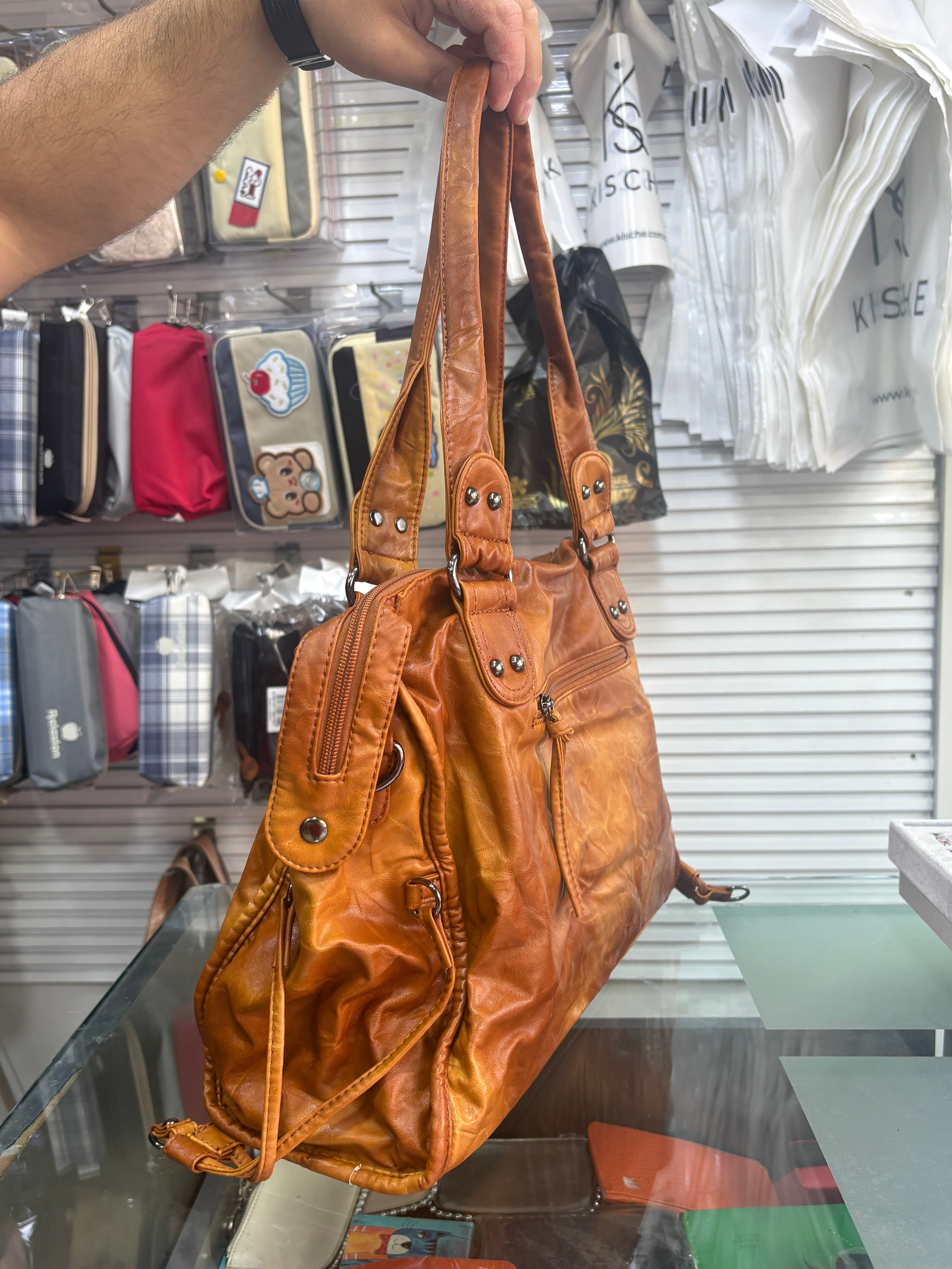 Hafif Çok Gözlü Yumuşak  Yıkama deri çapraz askılı retro kilit detaylı  kavi-8763