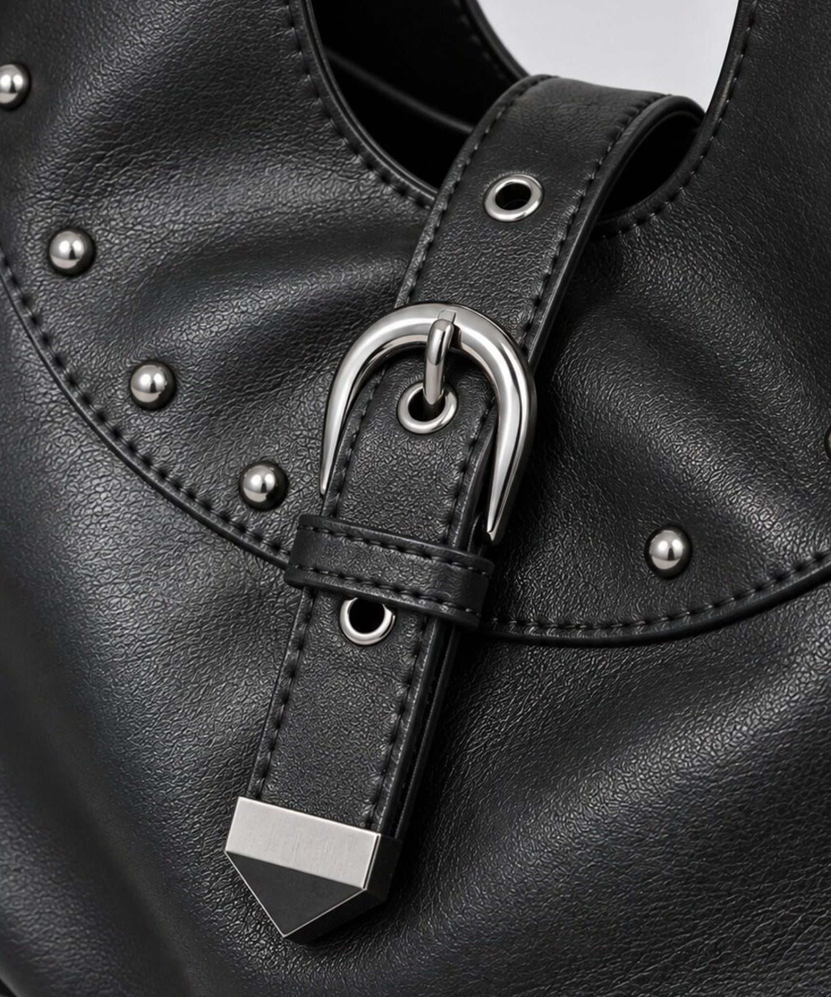 Metal Zımba Detaylı Kilit Aksesuarlı Büyük Boy Hobo Omuz Çantası - Siyah