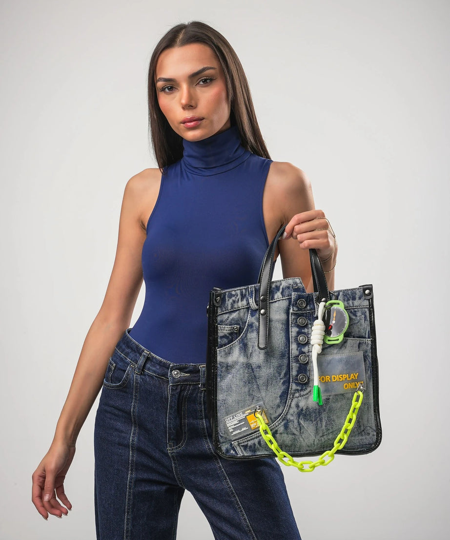 ÇÇS 18360 - Laci-Mavi