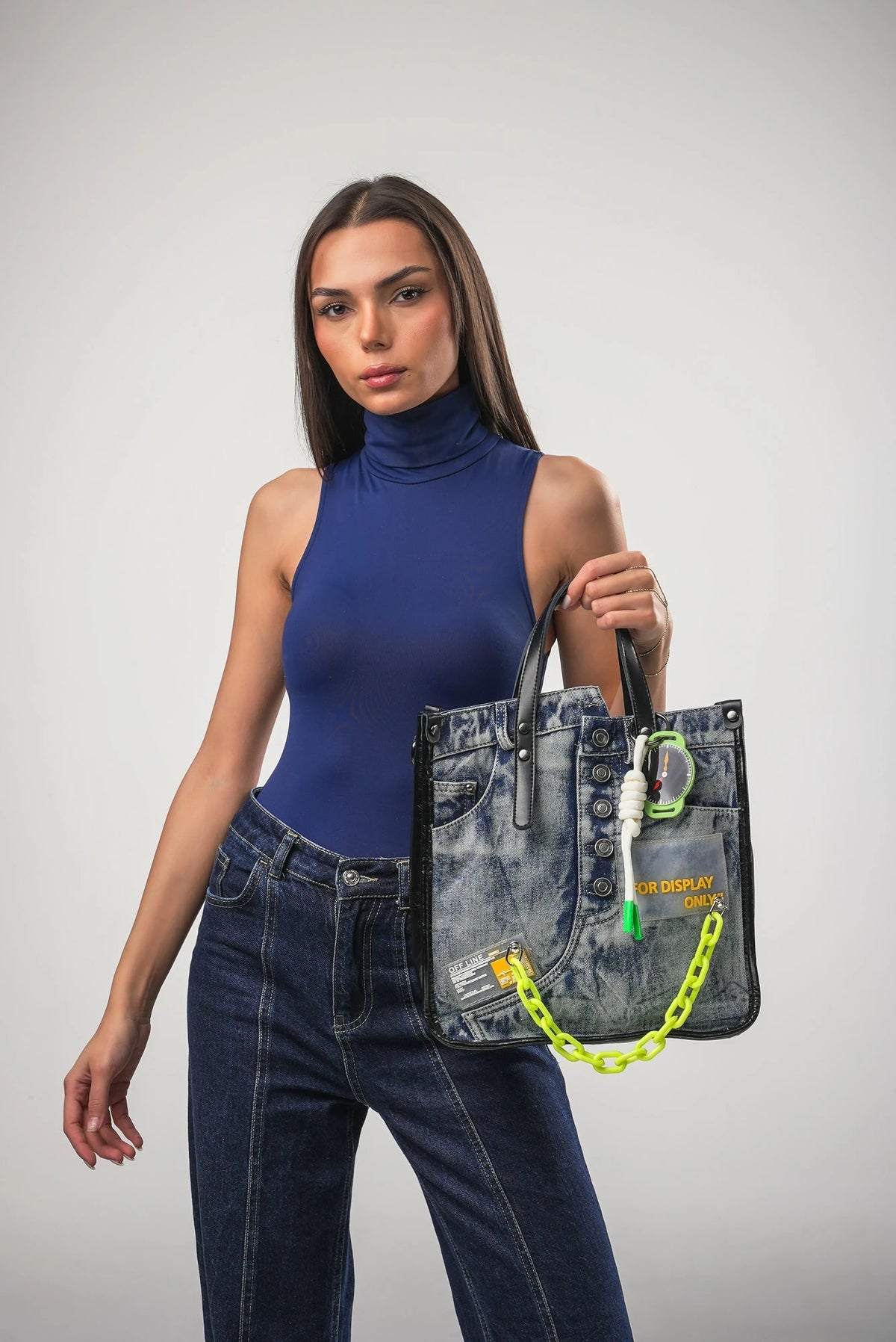 ÇÇS 18360 - Laci-Mavi